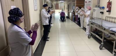 Fransa&rsquo;dan geldi T&uuml;rkiye&rsquo;de koronayı yendi