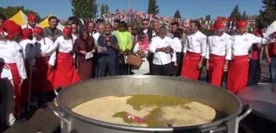  Gaziantep'te tek kazanda 3 ton 192 kilo aşure pişirildi