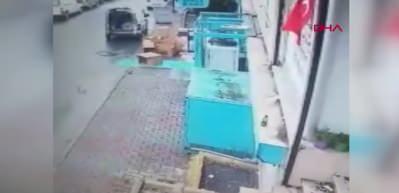 G&uuml;peg&uuml;nd&uuml;z soygun yaptılar! Cadde savaş alanına d&ouml;nd&uuml;