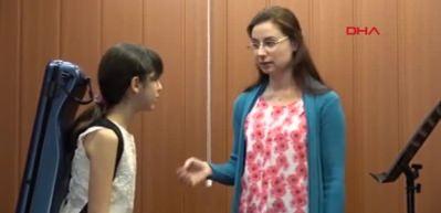  Geleceğin kemancısına 2 &ouml;d&uuml;l birden