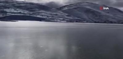 G&ouml;k&ccedil;edere G&ouml;l&uuml; dondu, vatandaşlar hatıra fotoğrafı &ccedil;ektirdi