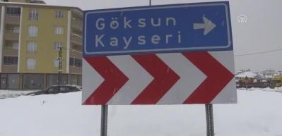 G&ouml;ksun'a kar yağışı nedeniyle 24 saattir elektrik verilemiyor