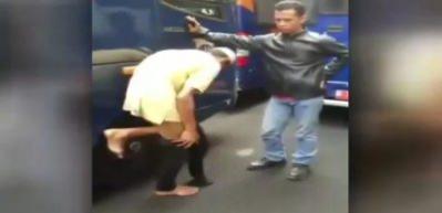 G&ouml;revlileri karşısında g&ouml;r&uuml;nce bacağı &rsquo;&ccedil;ıktı&rsquo;