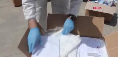 İstanbul'da yabancı plakalı tırda maske, tulum ve eldiven ele ge&ccedil;irildi