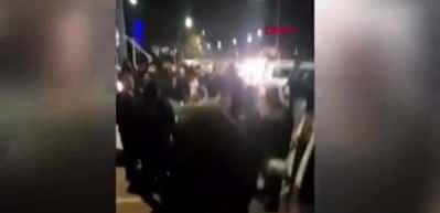 G&uuml;ney Kıbrıs&rsquo;ta protestocular televizyon kanalını bastı