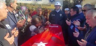 G&uuml;n&uuml;n en acı karesi... Avluda 5 tabut