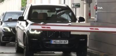 Gurbet&ccedil;iler koronaya resti &ccedil;ekti: &ldquo;Korona olacaksak vatanımızda olalım&rdquo;