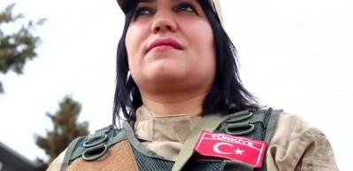G&uuml;venlik korucusu Leyla vatan n&ouml;betinde