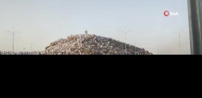 Hacı adayları Arafat'ta