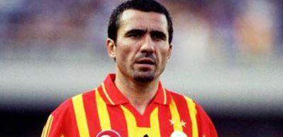 Hagi'nin Monaco'ya attığı muhteşem gol