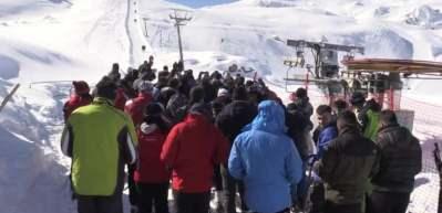 Hakkari, İran ve Iraklı kayak tutkunlarını ağırlıyor