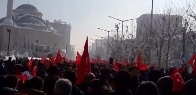 Hakkari ter&ouml;re karşı tek y&uuml;rek!