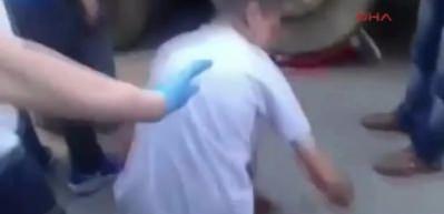 Harfiyat kamyonu altında mucize kurtuluş!