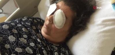 Hastanede dehşet...Şizofreni hastası kadın yanındakinin g&ouml;zlerini oydu