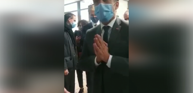 Hastanede gergin anlar! Hemşire Macron'un &ouml;n&uuml;n&uuml; kesip hesap sordu