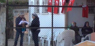 Hastanede tedavi g&ouml;r&uuml;rken şehit olan polis toprağa verildi