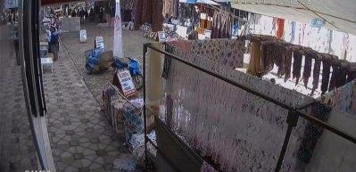 &lsquo;Hayır yapacağız&rsquo; deyip yaşlı adamı 6 bin lira dolandırdılar