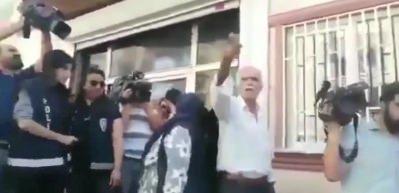 HDP &ouml;n&uuml;nde evlatlarını isteyen babalar isyan etti!