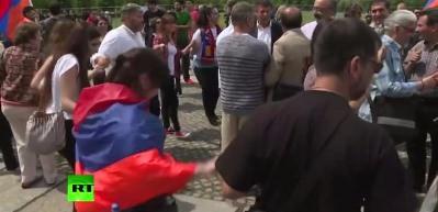 HDP'lilerle Ermeniler birlikte sevindi