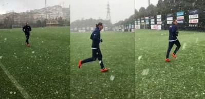 Herkes tatilde, o ise tek başına antrenmanda!