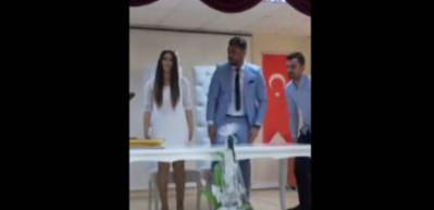 Heyecanlanan damat, gelin yerine nikah şahidini &ouml;pt&uuml;