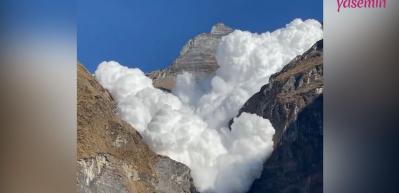 Himalaya'da yaşanan b&uuml;y&uuml;k &ccedil;ığ felaketi b&ouml;yle kaydedildi!