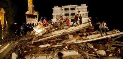Hindistan'da bina &ccedil;&ouml;kt&uuml;: 27 &ouml;l&uuml;, 54 yaralı