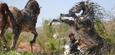 Hurdadan sanat eserine! 5 bin par&ccedil;ayı bir araya getirip yaptı