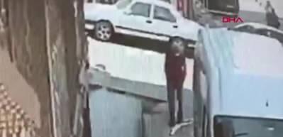 Bayrampaşa'da bir garip olay! Boruyla oynarken hastanelik oldu