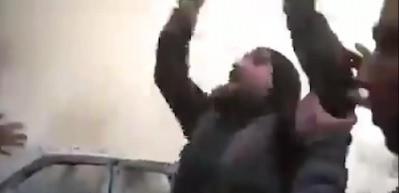  İdlib'deki saldırıda iki evladını kaybeden babanın feryadı: Vallahi sizi Allah'a şikayet edeceğim