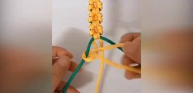 İki ipten yapılan papatya bileklik!