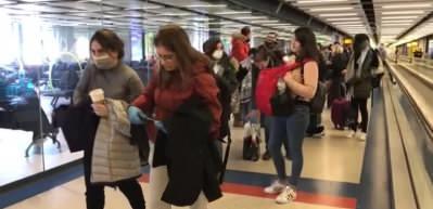 İngiltere'deki &ouml;ğrencilerin tahliyesine başlandı 
