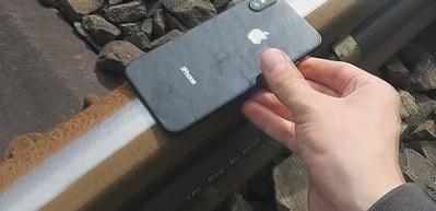 iPhone 8'in tren raylarıyla imtihanı