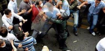 İran'da isyan! Halk ayaklandı
