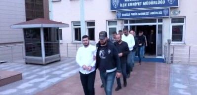 İşadamlarını haraca bağlayan &ccedil;ete &ccedil;&ouml;kertildi: 23 g&ouml;zaltı