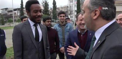 İsmini sorduğu gencin cevabı başkanı şoke etti