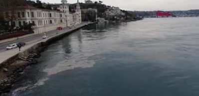 İstanbul Boğazı'nda çöp adaları oluştu   