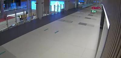 İstanbul Havalimanı'nda 3 kişinin midelerindeki uyuşturucu kaps&uuml;lleri b&ouml;yle g&ouml;r&uuml;nt&uuml;lendi 