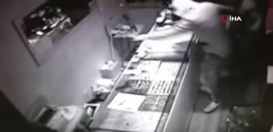 İstanbul'da kuyumcu soyguncuları kamerada