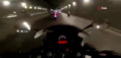 İstanbul&rsquo;da motosikletlinin yaşadığı feci kaza kamerada