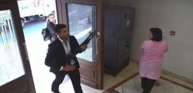 İstanbul&rsquo;da pompalı banka soygunu kamerada