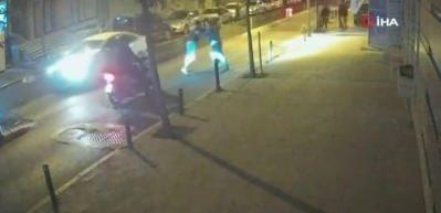 İstanbul&rsquo;un g&ouml;beğinde silahlı dehşet kamerada