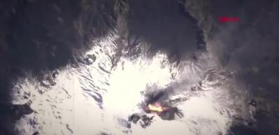 İtalya&rsquo;da faaliyete ge&ccedil;en Etna Yanardağı uzaydan g&ouml;r&uuml;nt&uuml;lendi