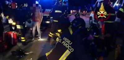 İtalya'da gece kul&uuml;b&uuml;nde izdiham: 6 &ouml;l&uuml;