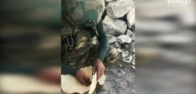 İzleyenleri gururlandırdı! Mehmet&ccedil;ikten i&ccedil;leri ısıtan g&ouml;r&uuml;nt&uuml;ler... (17 Eyl&uuml;l Bi Acayip Haberler)