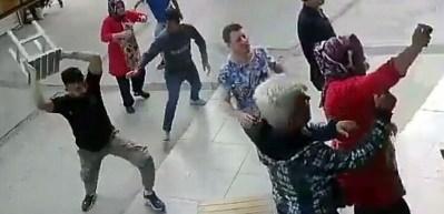 İzmir'de dehşet anları: Karı-kocanın iş yerine b&ouml;yle saldırdılar