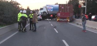 İzmir'de zincirleme kaza: 1'i ağır 6 yaralı
