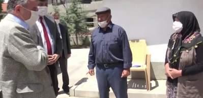 Şehit ailelerine ve gazilere Cumhurbaşkanı Erdoğan'ın selamını ilettiler 