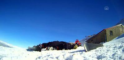 JAK timleri turistlerin can g&uuml;venliği i&ccedil;in kayak merkezlerinde n&ouml;bette