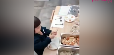 Japonya'da bir kreşteki yemek eğitimi sosyal medyayı salladı!